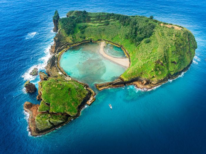 Vulkaan eiland Ilheu de vila franca - snorkelspot