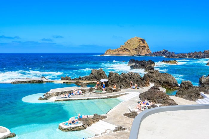 Natuurlijke zwembaden bij Porto Moniz
