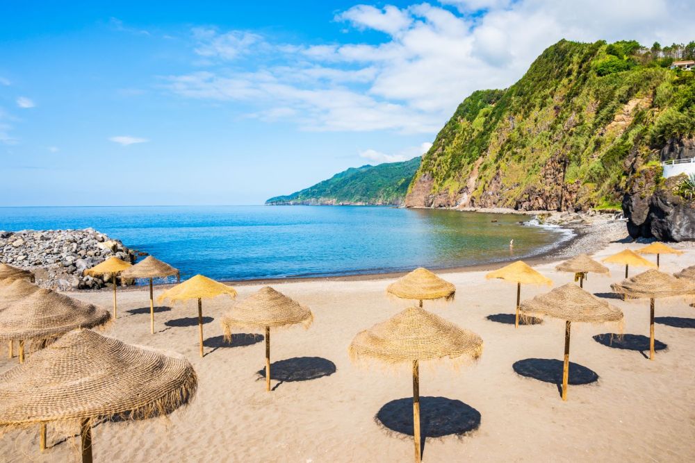 Strand Povoacao op San Miguel