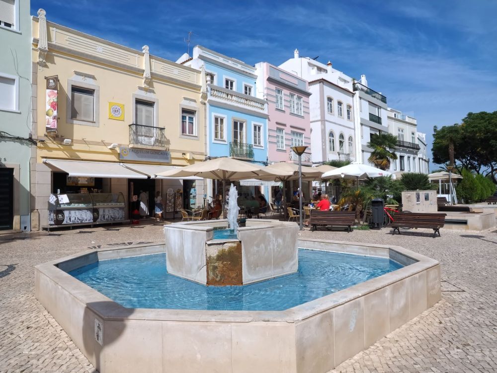 Pleintje in Lagos Old Town